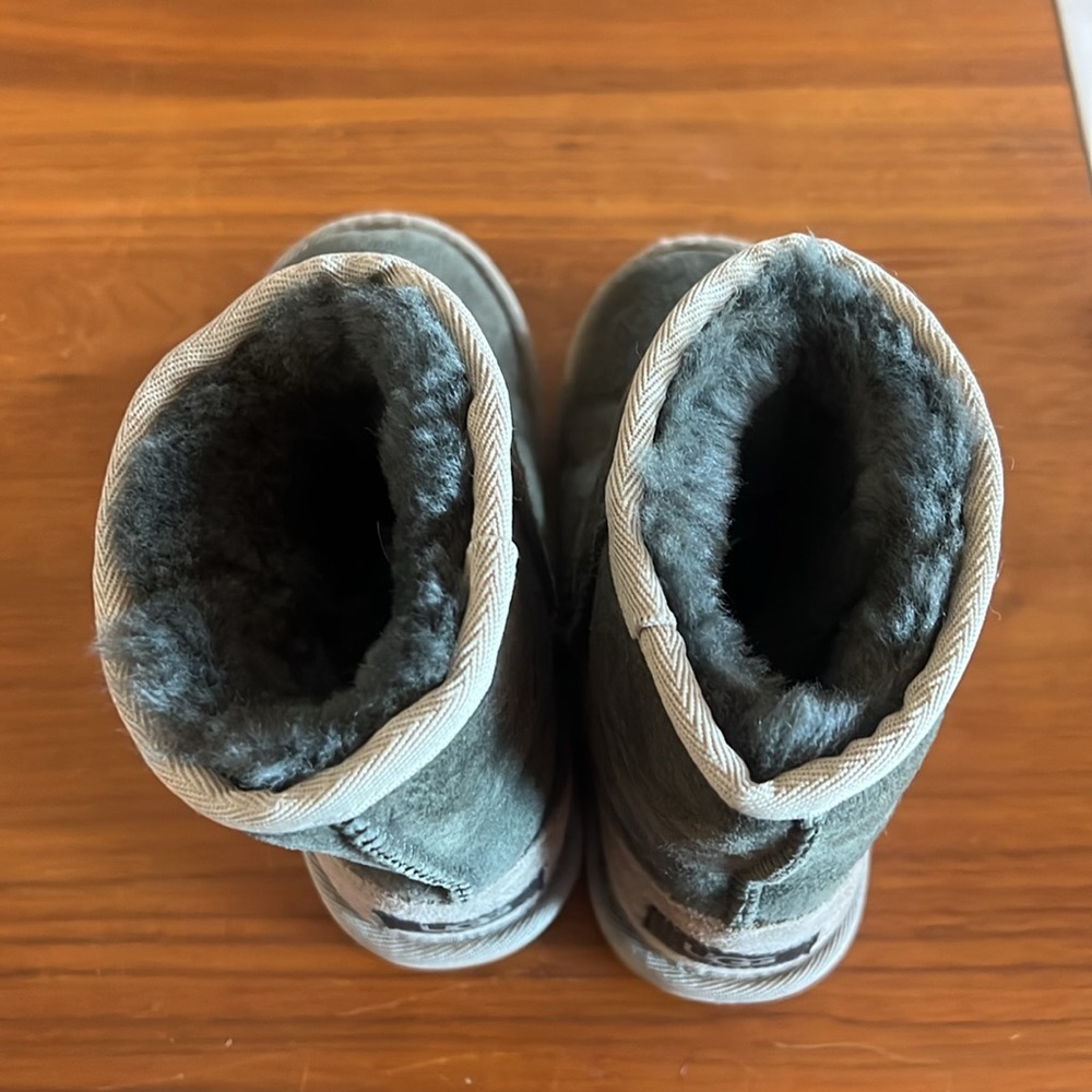 Toddler Classic II Uggs | Size 11 - Picture 5 of 6